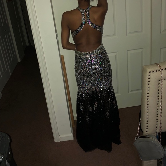 GORGEOUS PROM DRESS - Picture 2 of 5